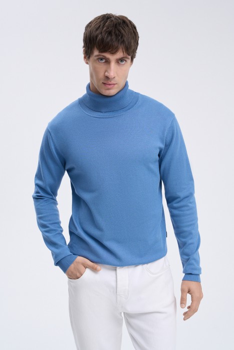 водолазка от бренда снежная королева вид слева