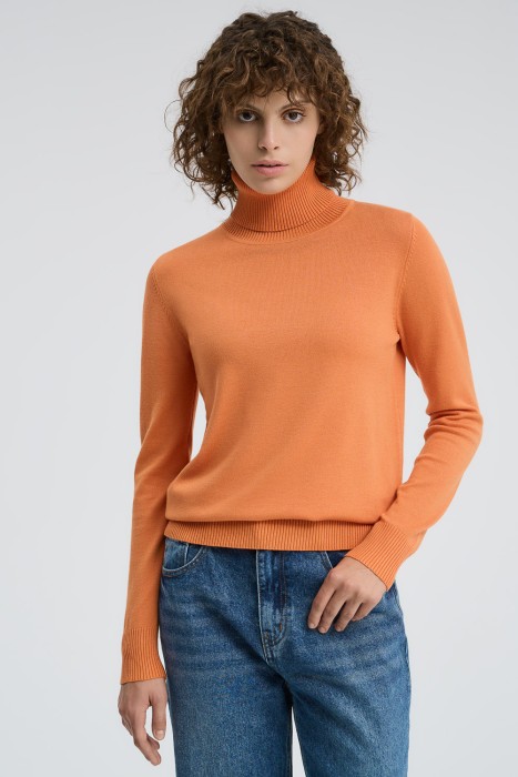 водолазка от бренда снежная королева вид слева