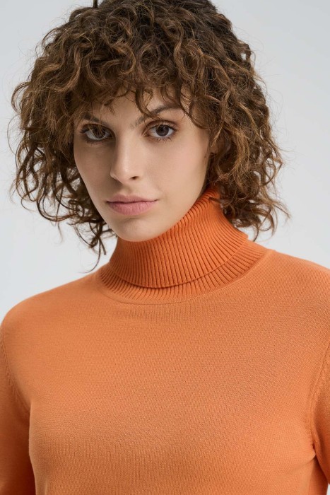 водолазка из россии вид сбоку