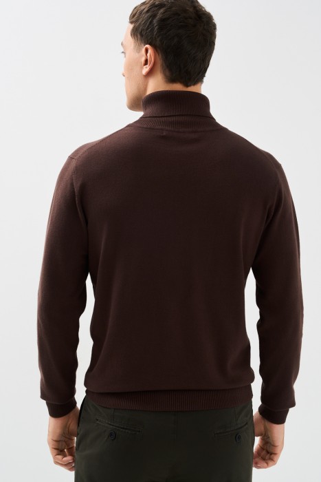 водолазка по цене 1200 руб вид справа