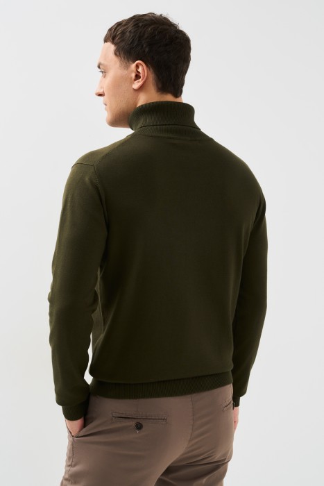 водолазка по цене 1200 руб вид справа