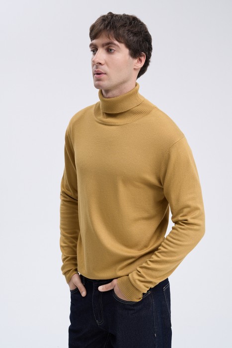 водолазка по цене 960 руб вид справа