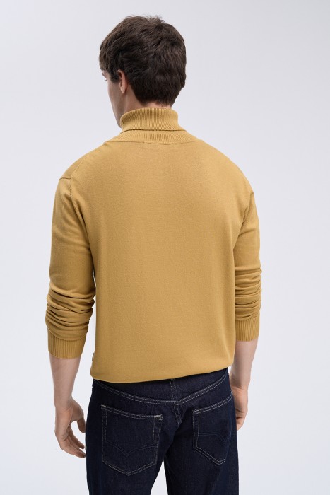 водолазка из россии вид сбоку