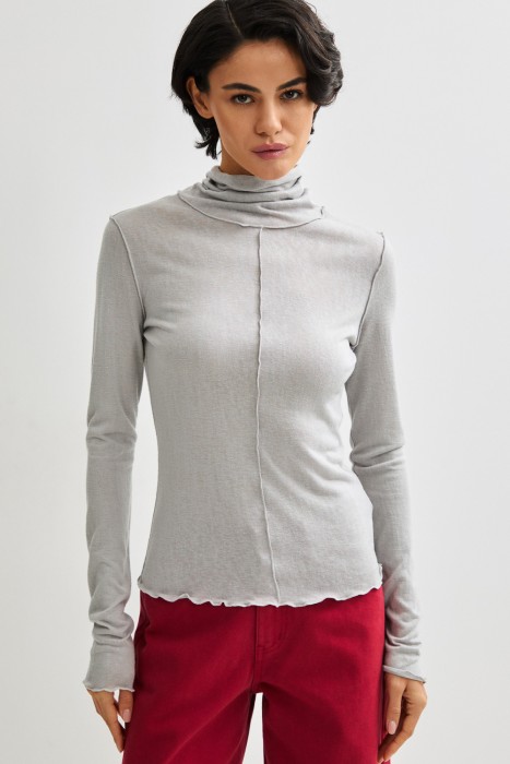 водолазка от бренда снежная королева вид слева