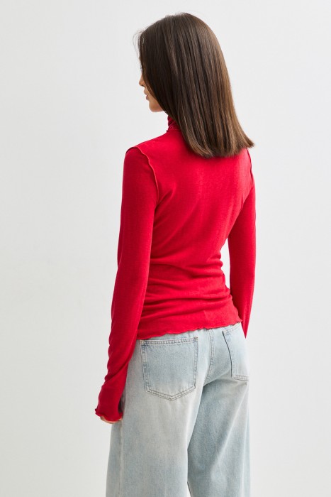 водолазка по цене 1480 руб вид справа