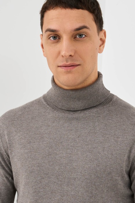 водолазка от бренда снежная королева вид слева