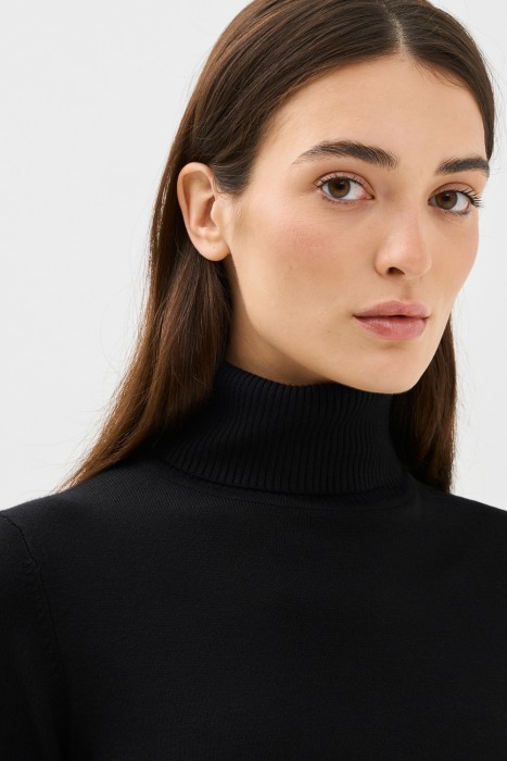 водолазка от бренда снежная королева вид слева