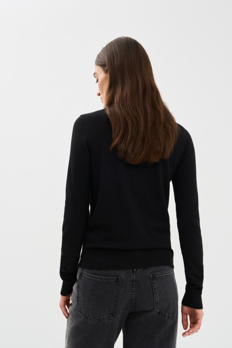 водолазка по цене 960 руб вид справа