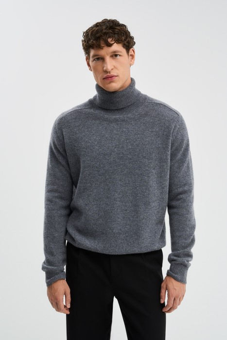 водолазка от бренда снежная королева вид слева