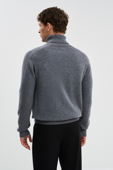 водолазка по цене 1440 руб вид справа