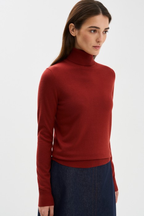 водолазка от бренда снежная королева вид слева