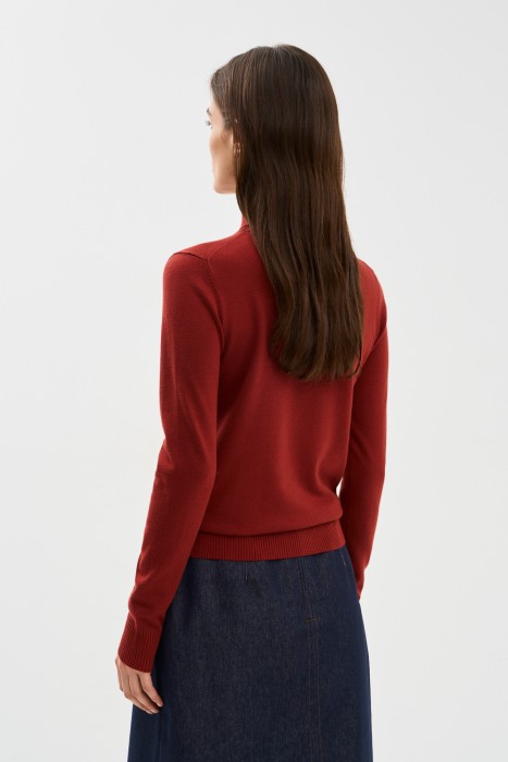 водолазка по цене 960 руб вид справа