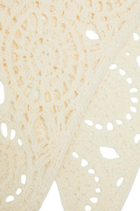 вязаная косынка от бренда снежная королева вид слева