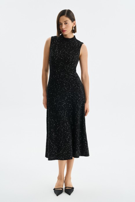 вязаное платье с пайетками от бренда снежная королева вид слева