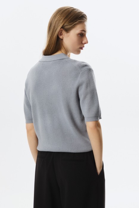 вязаный джемпер-поло по цене 1870 руб вид справа