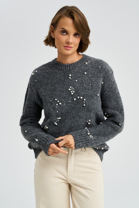 вязаный джемпер с декором от бренда снежная королева вид слева