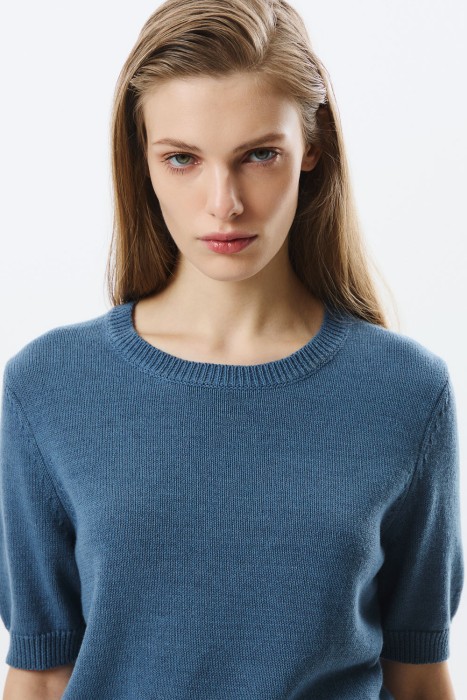 вязаный джемпер с короткими рукавами из россии вид сбоку