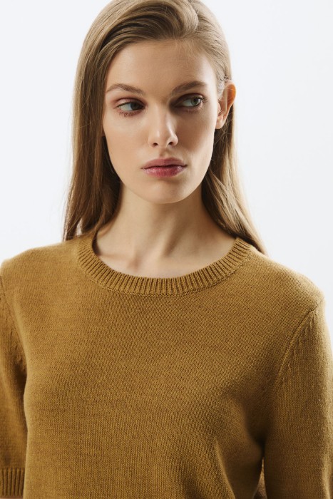 вязаный джемпер с короткими рукавами из россии вид сбоку