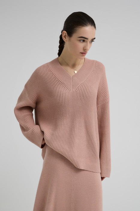 вязаный джемпер от бренда снежная королева вид слева