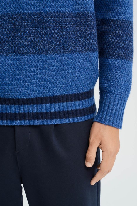 вязаный джемпер из россии вид сбоку