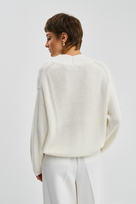 вязаный джемпер по цене 2410 руб вид справа