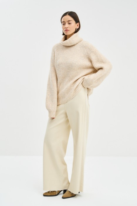 вязаный джемпер от бренда снежная королева вид слева