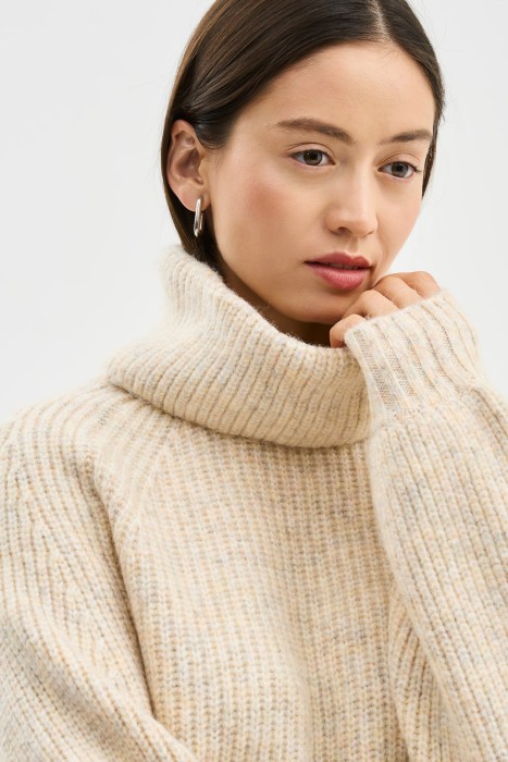 вязаный джемпер из россии вид сбоку