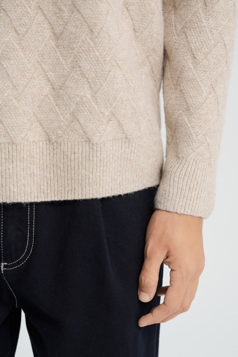 вязаный джемпер из россии вид сбоку