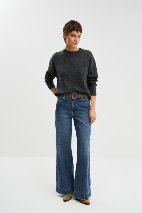 вязаный джемпер от бренда снежная королева вид слева