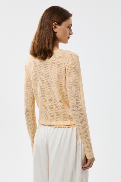 вязаный джемпер по цене 2340 руб вид справа