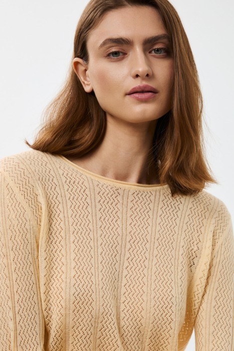 вязаный джемпер из россии вид сбоку