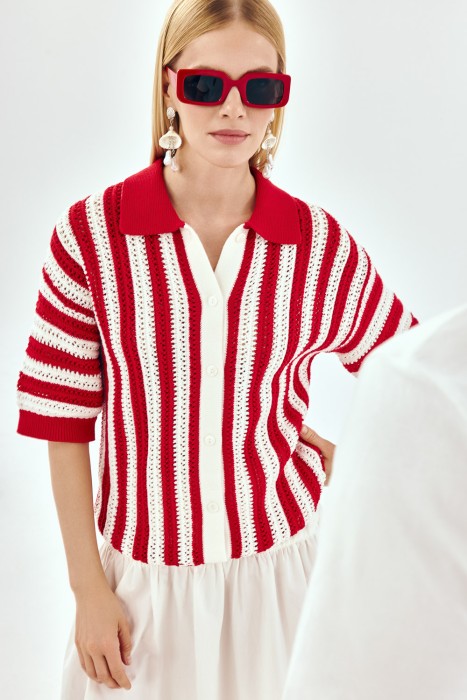 вязаный кардиган в полоску от бренда снежная королева вид слева