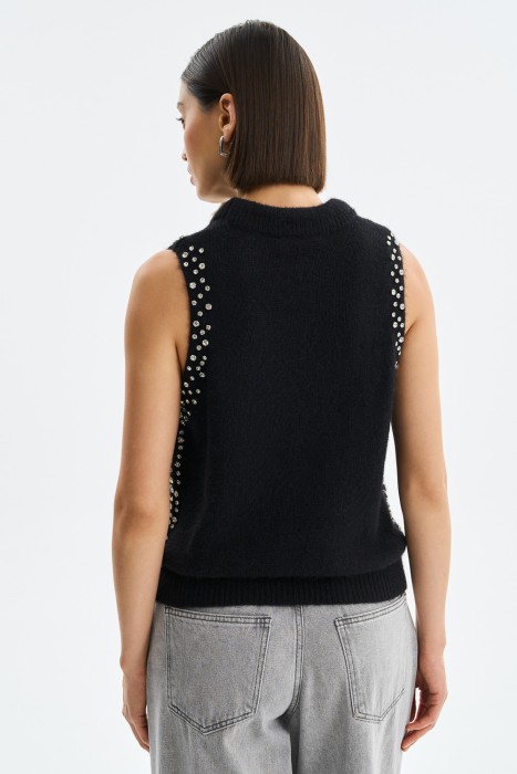 вязаный топ с декором по цене 1650 руб вид справа