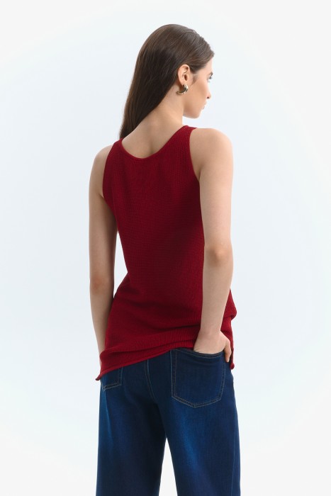 вязаный топ по цене 1040 руб вид справа