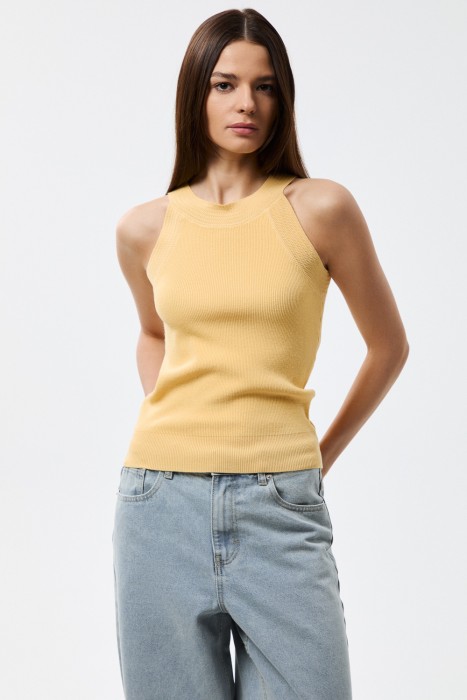 вязаный топ из россии вид сбоку