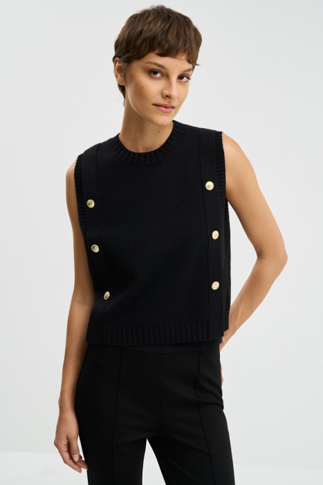 вязаный жилет с декором от бренда снежная королева вид слева