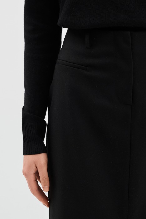 юбка с разрезом по цене 1980 руб вид справа