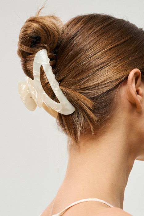 заколка-краб от бренда снежная королева вид слева