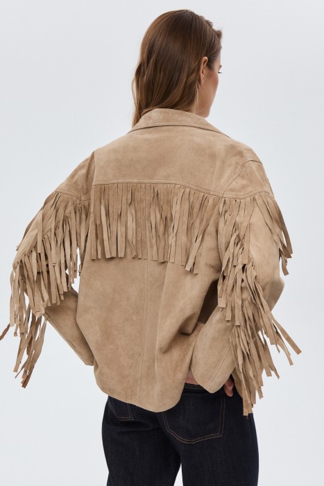 замшевая куртка с бахромой из россии вид сбоку