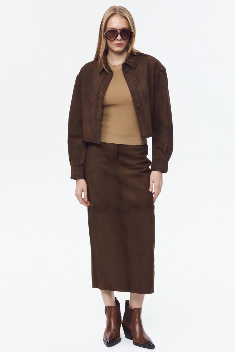 замшевая куртка от бренда снежная королева вид слева