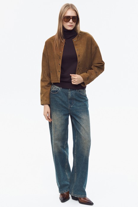 замшевая куртка от бренда снежная королева вид слева