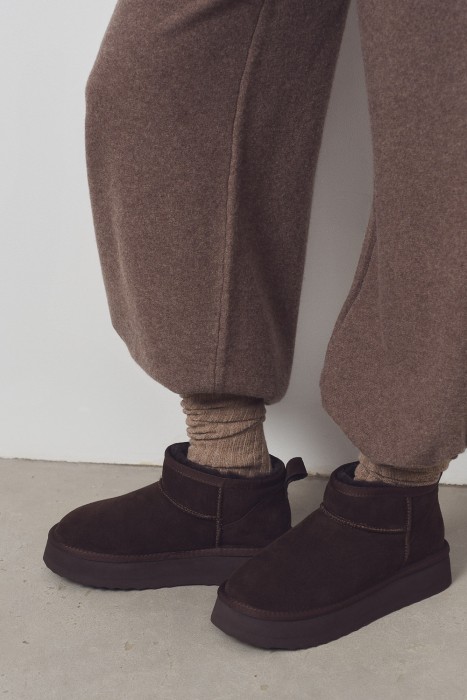 замшевые полуботинки с овчиной по цене 4070 руб вид справа