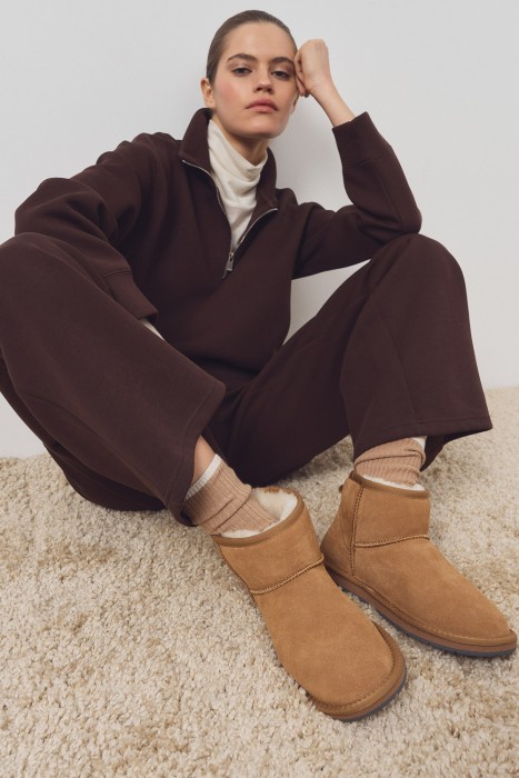 замшевые полуботинки с овчиной от бренда снежная королева вид слева