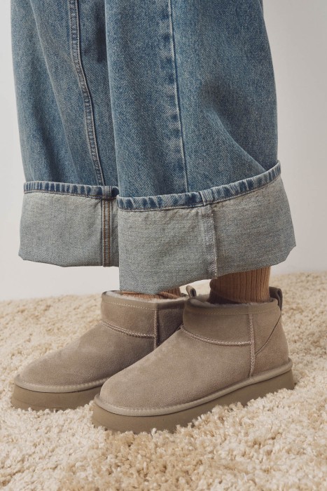 замшевые полуботинки с овчиной из россии вид сбоку