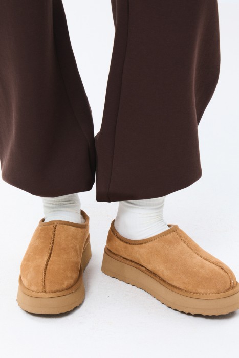 замшевые полуботинки с овчиной по цене 3250 руб вид справа