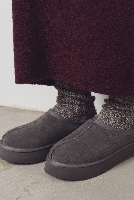 замшевые полуботинки с овчиной по цене 3250 руб вид справа