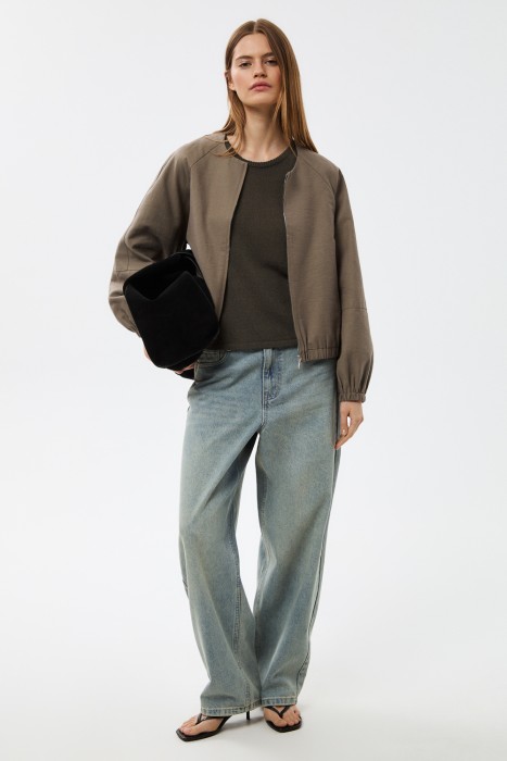 жакет-бомбер от бренда снежная королева вид слева