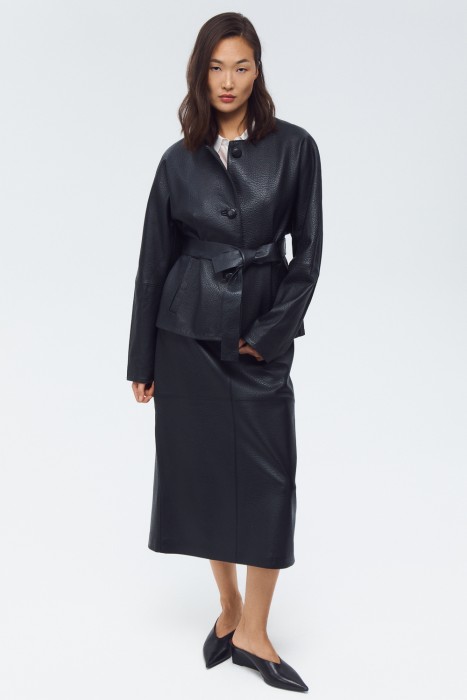 жакет из натуральной кожи с поясом от бренда снежная королева вид слева