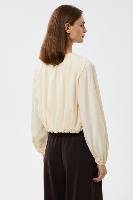 жакет на молнии по цене 4360 руб вид справа