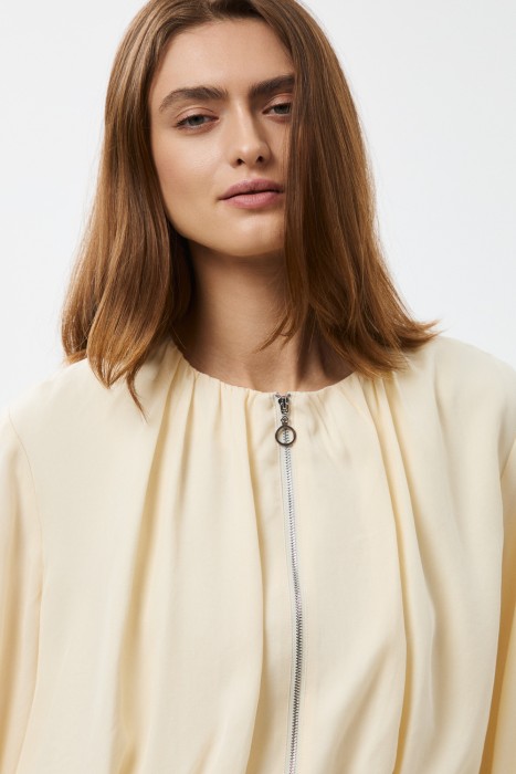 жакет на молнии из россии вид сбоку